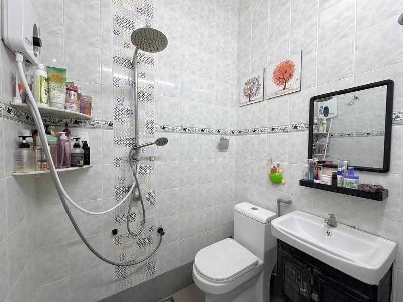 1-storey Terraced House for Sale in Bandar Rinching Seksyen 2 (Semenyih) - Ahmad Luqman - Bathroom - PropertyGuru.com.my