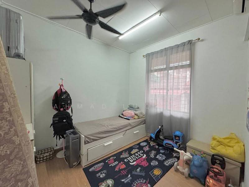 1-storey Terraced House for Sale in Bandar Rinching Seksyen 2 (Semenyih) - Ahmad Luqman - Bedroom - PropertyGuru.com.my