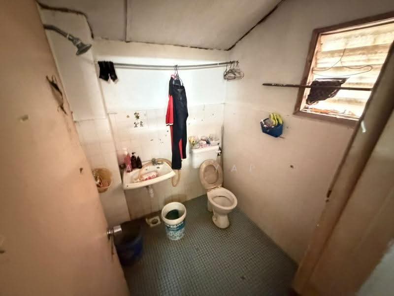 Rumah Teres untuk Dijual di Taman Bersatu (Rawang) - Andy Yap - Bathroom - PropertyGuru.com.my
