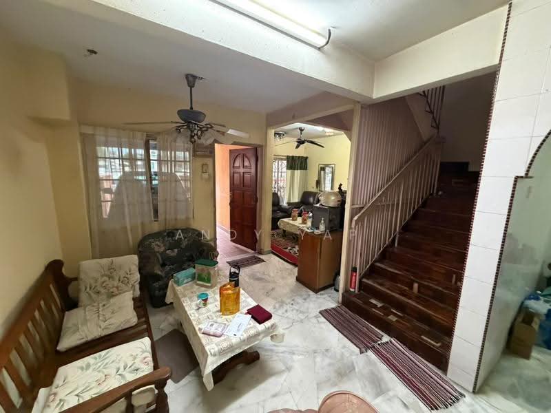 Rumah Teres untuk Dijual di Taman Bersatu (Rawang) - Andy Yap - Living Room - PropertyGuru.com.my