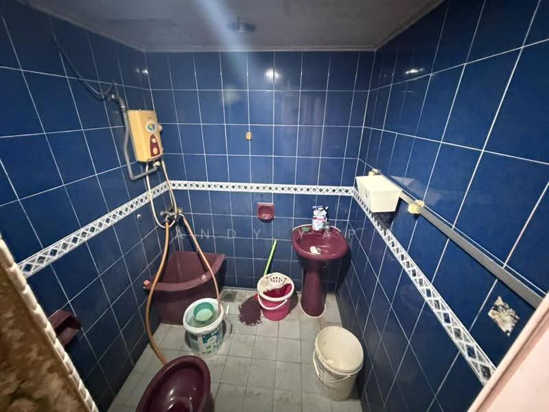 Rumah Teres untuk Dijual di Taman Bersatu (Rawang) - Andy Yap - Bathroom - PropertyGuru.com.my