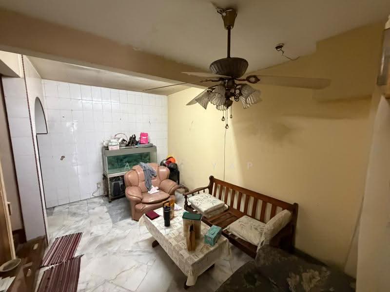 Rumah Teres untuk Dijual di Taman Bersatu (Rawang) - Andy Yap - Living Room - PropertyGuru.com.my
