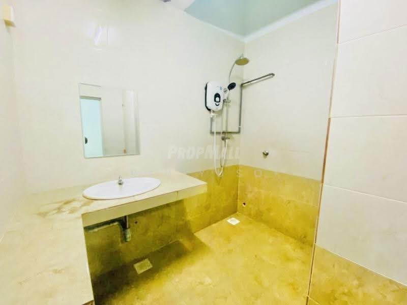 Rumah Teres untuk Dijual di Taman Prima Saujana (Kajang) - Erin Yusof - Bathroom - PropertyGuru.com.my