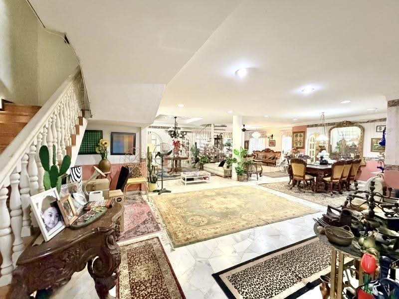 Bungalow House for Sale in Melawati (Selangor) - Erin Yusof - Living Room - PropertyGuru.com.my