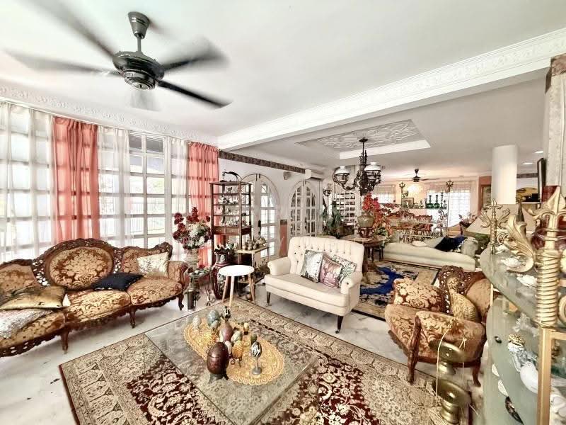 Bungalow House for Sale in Melawati (Selangor) - Erin Yusof - Living Room - PropertyGuru.com.my
