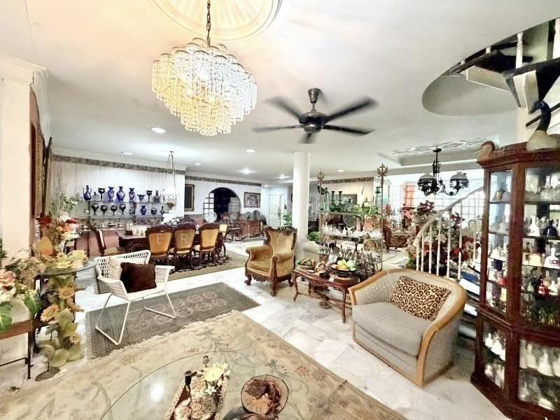 Bungalow House for Sale in Melawati (Selangor) - Erin Yusof - Living Room - PropertyGuru.com.my