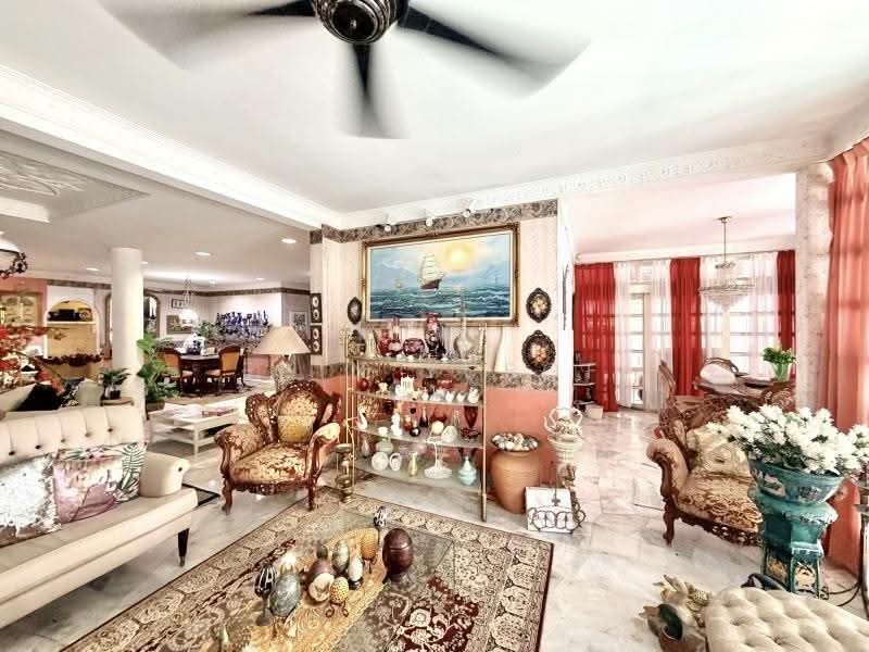Bungalow House for Sale in Melawati (Selangor) - Erin Yusof - Living Room - PropertyGuru.com.my