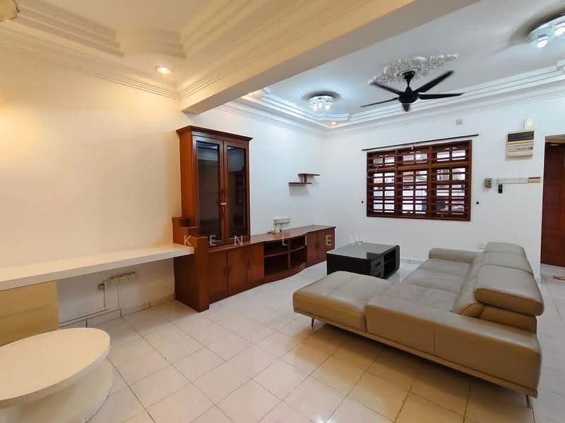 Rumah Teres 2-Tingkat untuk Disewa di Taman Putri Kulai (Kulai) - Ken Liew - Living Room - PropertyGuru.com.my
