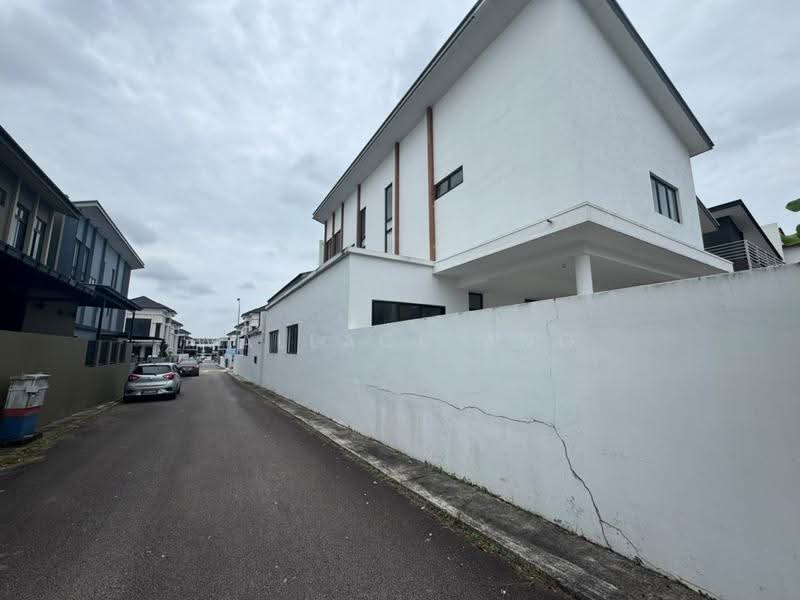 Cluster House for Sale in Setia Tropika (Johor Bahru) - Wallace Ang - PropertyGuru.com.my