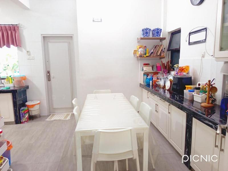 Bungalow House for Sale in Seksyen U9 (Shah Alam) - Adzura Zamedin - Kitchen - PropertyGuru.com.my
