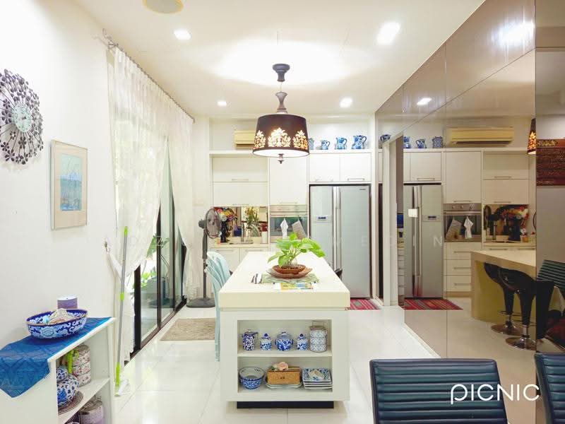 Bungalow House for Sale in Seksyen U9 (Shah Alam) - Adzura Zamedin - Kitchen - PropertyGuru.com.my