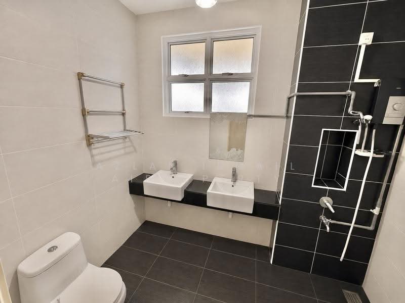 Rumah Berkembar untuk Dijual di Skudai (Johor) - Azlan Ismail aiproperty - Bathroom - PropertyGuru.com.my