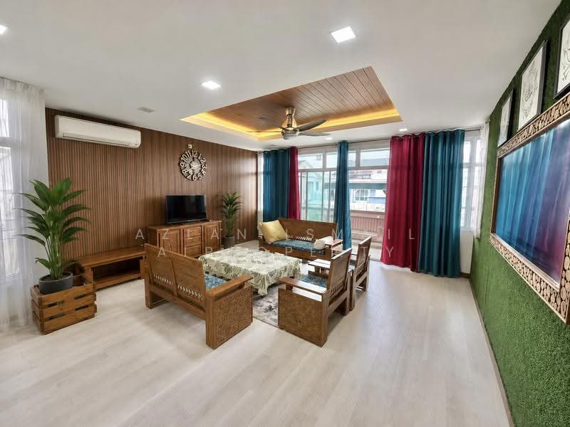 Rumah Berkembar untuk Dijual di Skudai (Johor) - Azlan Ismail aiproperty - Living Room - PropertyGuru.com.my