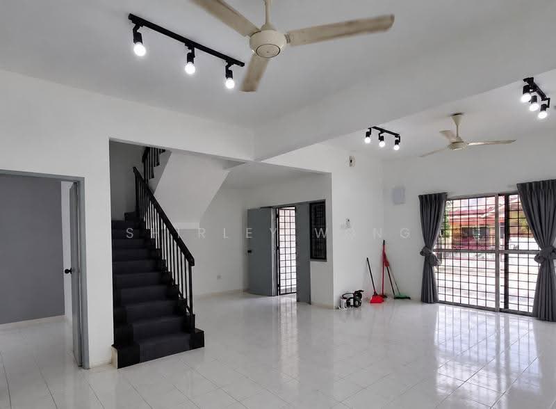 Rumah Berkembar untuk Disewa di Bandar Baru Salak Tinggi (Sepang) - Shirley Wong - Living Room - PropertyGuru.com.my