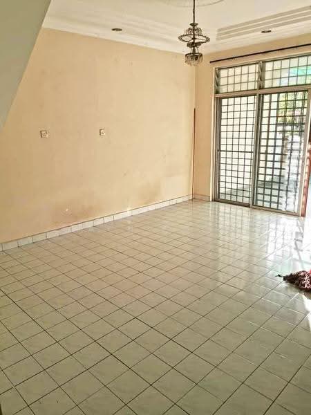 Rumah Teres 2-Tingkat untuk Dijual di Taman Puteri Wangsa (Ulu Tiram) - Zack Chow - Living Room - PropertyGuru.com.my