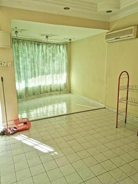 Rumah Teres 2-Tingkat untuk Dijual di Taman Puteri Wangsa (Ulu Tiram) - Zack Chow - Living Room - PropertyGuru.com.my