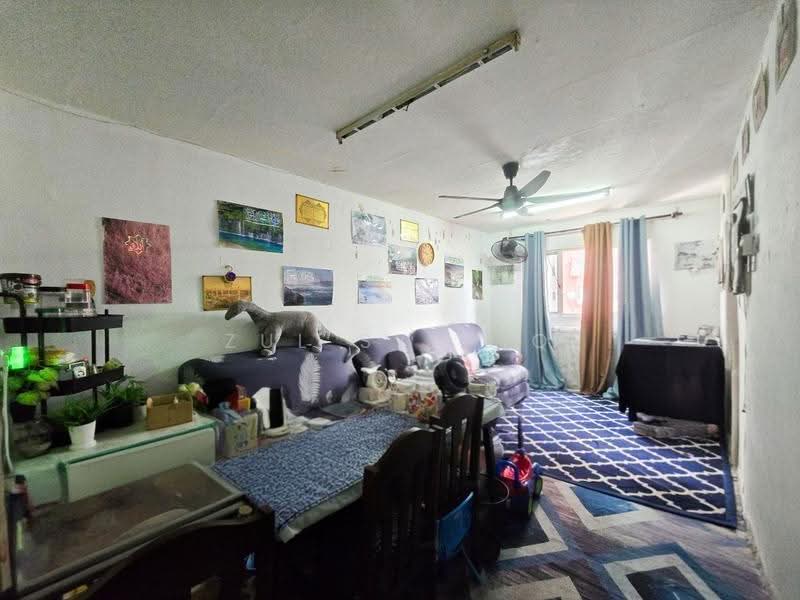 Rumah Flat untuk Dijual di PPR Seri Malaysia - Zul Syafiq - Living Room - PropertyGuru.com.my