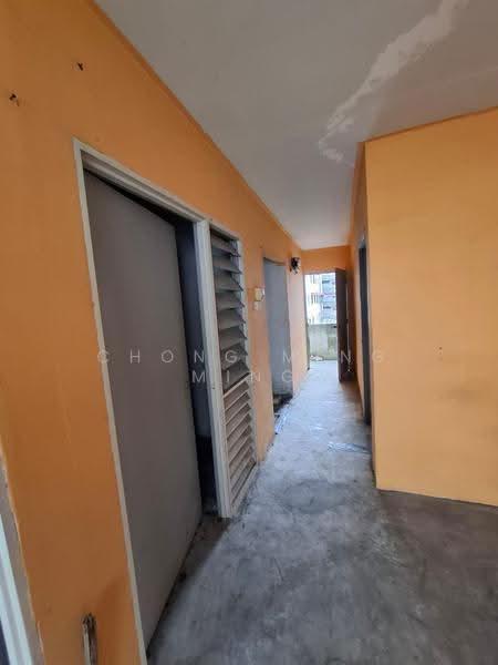 Flat for Sale at Kenanga Apartment - Chong Ming Ming - Corridor - PropertyGuru.com.my