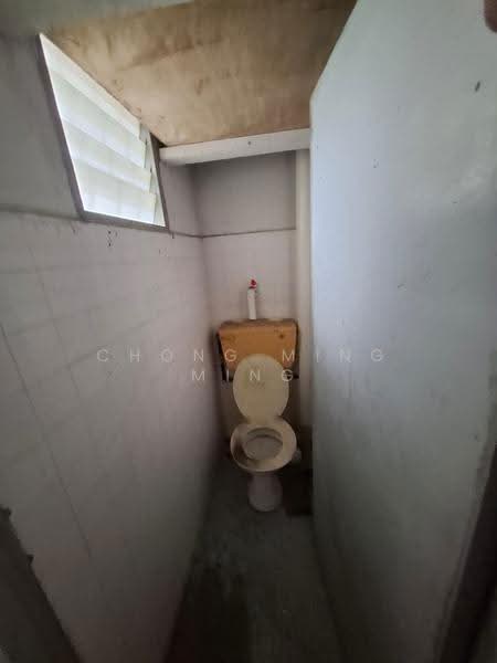 Flat for Sale at Kenanga Apartment - Chong Ming Ming - Bathroom - PropertyGuru.com.my