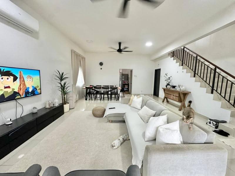 Rumah Teres 2-Tingkat untuk Dijual di Jenjarom (Selangor) - Ahmad Ikhwan Arif - Living Room - PropertyGuru.com.my