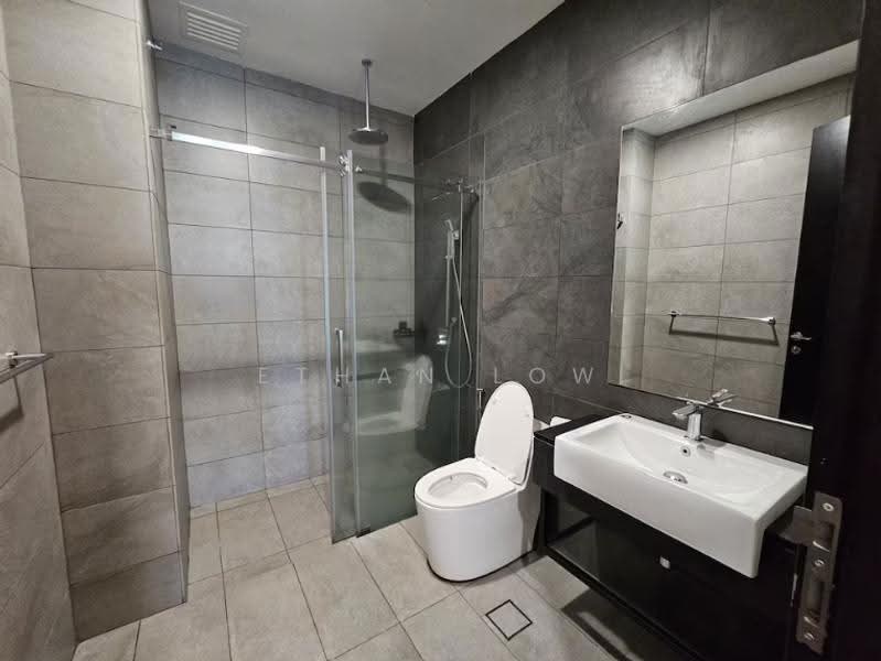 Kondominium untuk Dijual di Lakefront Residence - Ethan Low - Bathroom - PropertyGuru.com.my