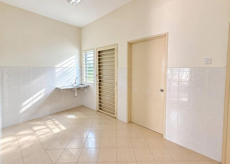 Rumah Teres 2-Tingkat untuk Dijual di Bandar Seri Putra (Bangi) - Ahmad Ikhwan Arif - Kitchen - PropertyGuru.com.my