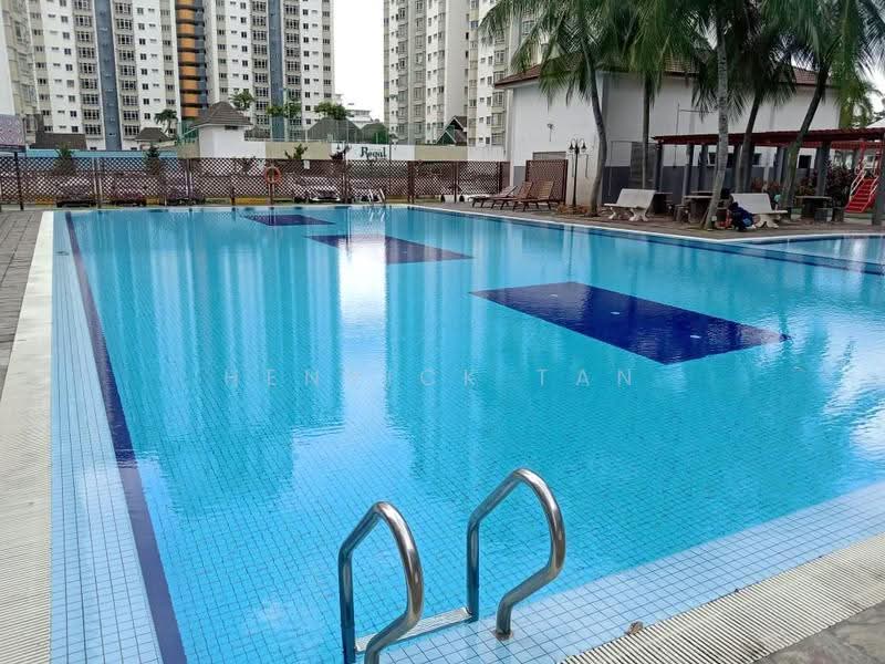 Kondominium untuk Dijual di Endah Ria - Henrick Tan - Pool - PropertyGuru.com.my