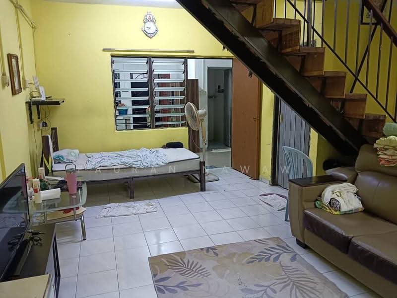 Rumah Teres 2-Tingkat untuk Dijual di Taman Lingkaran Nur (Cheras) - Fauran Nawawi - Living Room - PropertyGuru.com.my