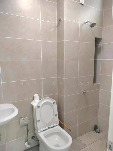Rumah Teres 2-Tingkat untuk Dijual di Bandar Rimbayu (Telok Panglima Garang) - Henrick Tan - Bathroom - PropertyGuru.com.my