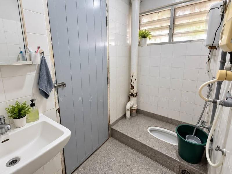 2-storey Terraced House for Sale in Bukit Idaman (Selayang) - Wan Azlan Ahmad - Bathroom - PropertyGuru.com.my