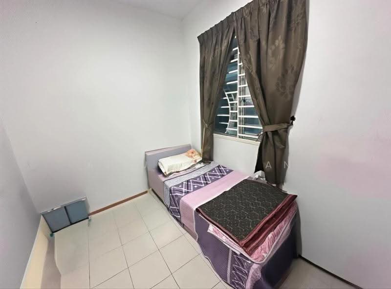 Pangsapuri untuk Dijual di Garden Villa - Azrul Othman - Bedroom - PropertyGuru.com.my