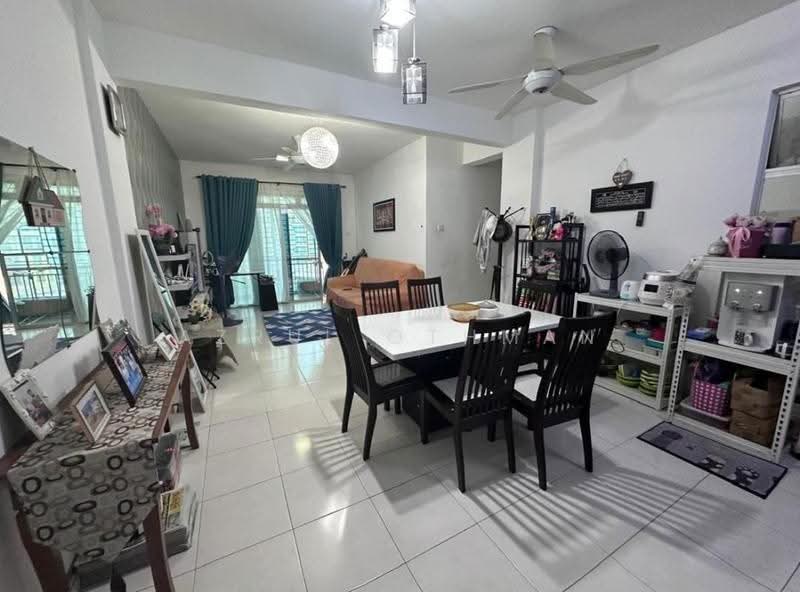 Pangsapuri untuk Dijual di Garden Villa - Azrul Othman - Living Room - PropertyGuru.com.my