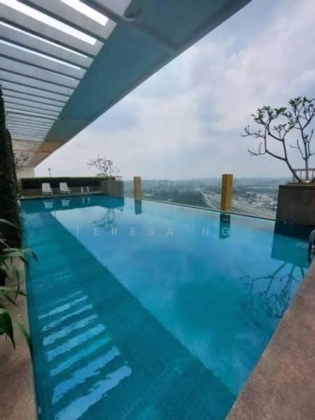 Kediaman Servis untuk Dijual di Subang Soho (One Soho) - Teresa Ng - Pool - PropertyGuru.com.my