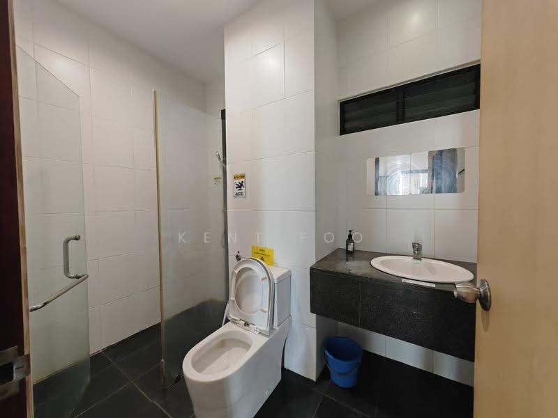 Kediaman Servis untuk Dijual di Imperial Suites - Kent Foo - Bathroom - PropertyGuru.com.my