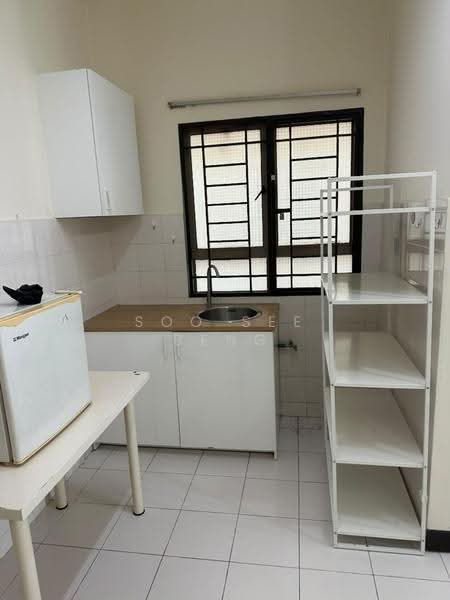 Kediaman Servis untuk Disewa di Ritze Perdana 1 - Soo See Beng - Kitchen - PropertyGuru.com.my