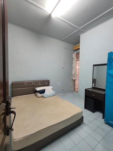 Rumah Teres 1-Tingkat untuk Dijual di Taman Johor Jaya (Johor Bahru) - Calvin Lee - Bedroom - PropertyGuru.com.my
