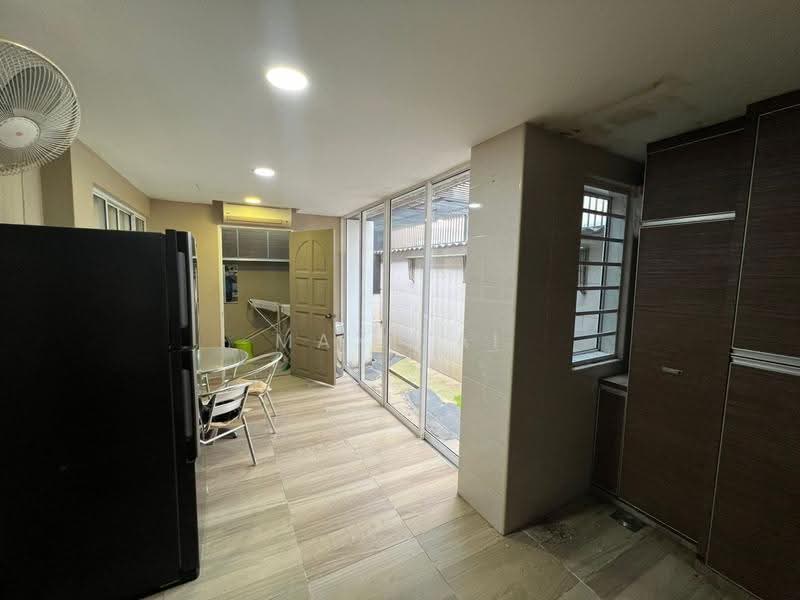 Rumah Teres 2-Tingkat untuk Disewa di Bangsar (Kuala Lumpur) - Max Tai - Kitchen - PropertyGuru.com.my