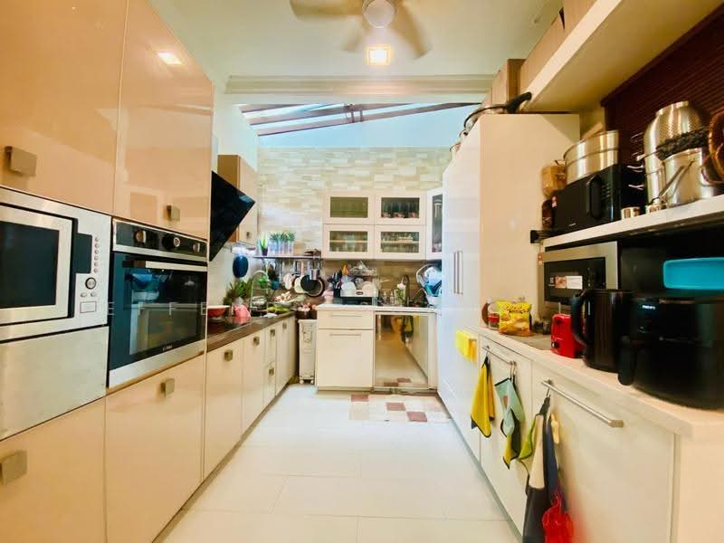 Semi-Detached House for Sale in Ampang (Kuala Lumpur) - Effendy Shohaili - Kitchen - PropertyGuru.com.my