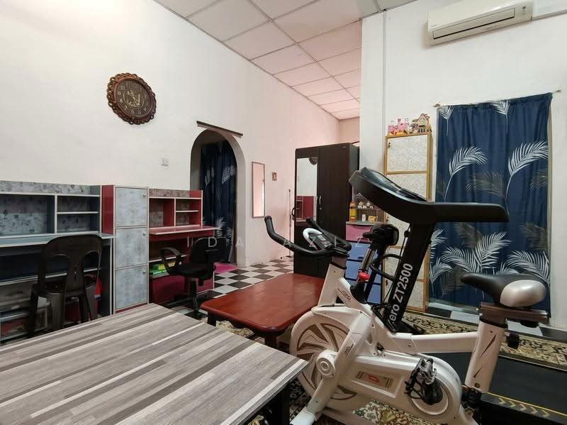 2-storey Terraced House for Sale in Taman Kolam Air (Johor Bahru) - Ida Aziz - Study - PropertyGuru.com.my