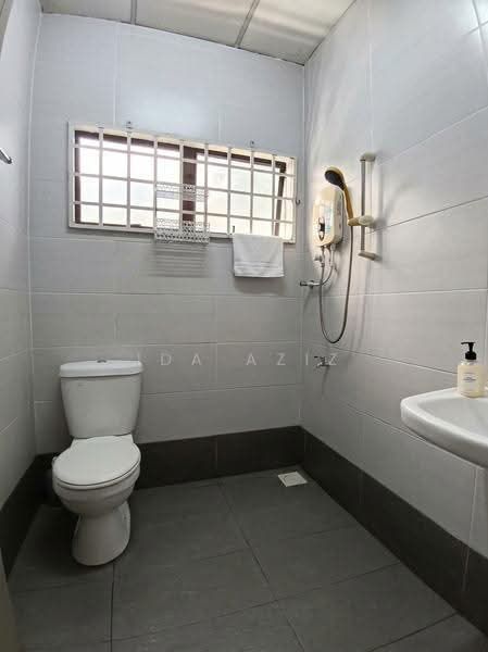 2-storey Terraced House for Sale in Taman Kolam Air (Johor Bahru) - Ida Aziz - Bathroom - PropertyGuru.com.my