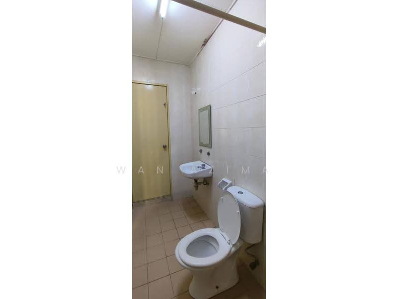 2-storey Terraced House for Rent in Denai Alam (Shah Alam) - Wan Azima - Bathroom - PropertyGuru.com.my