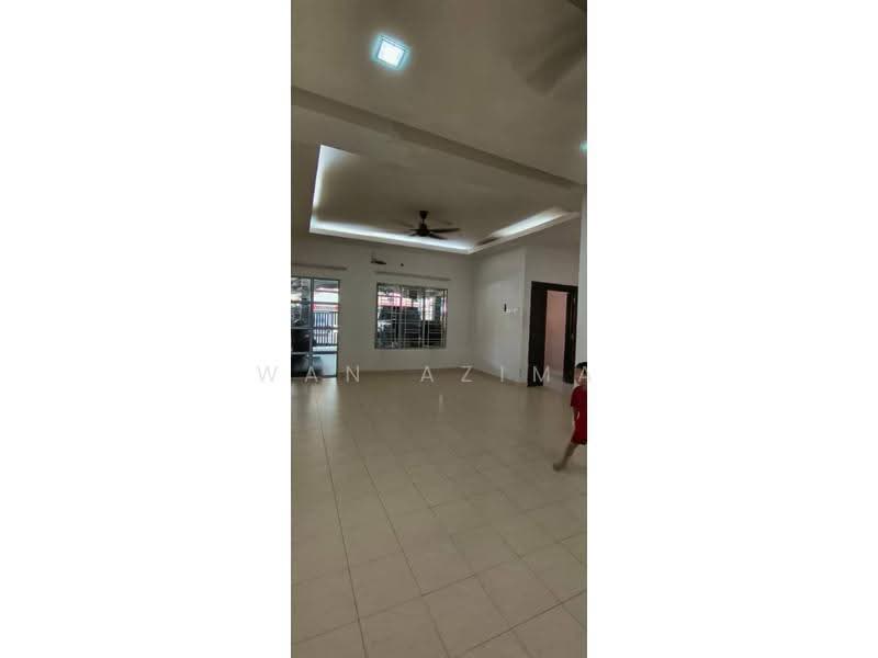 2-storey Terraced House for Rent in Denai Alam (Shah Alam) - Wan Azima - Living Room - PropertyGuru.com.my