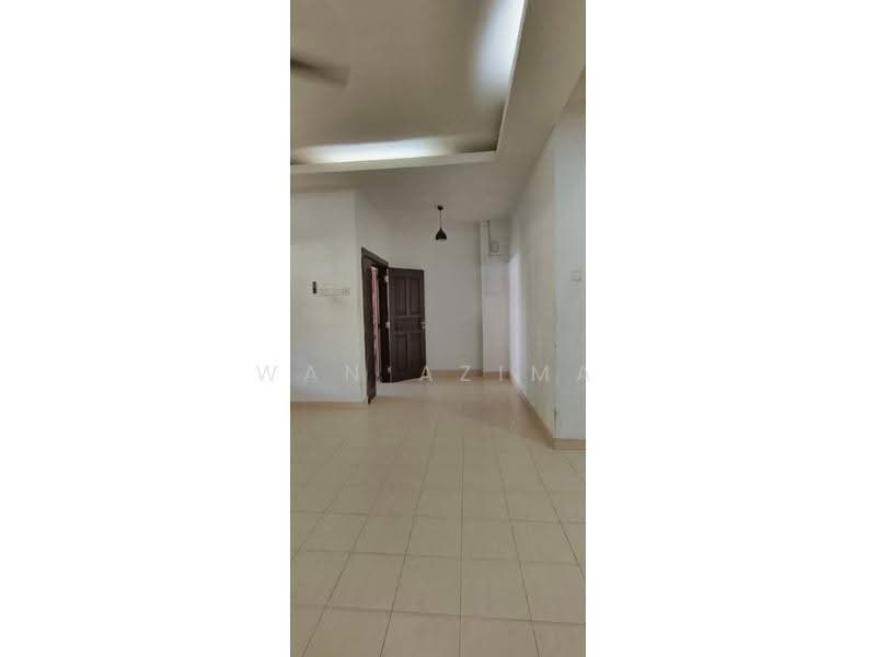 2-storey Terraced House for Rent in Denai Alam (Shah Alam) - Wan Azima - Living Room - PropertyGuru.com.my
