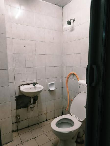Office for Rent in Shah Alam (Selangor) - Kor Kok Tee - Bathroom - PropertyGuru.com.my