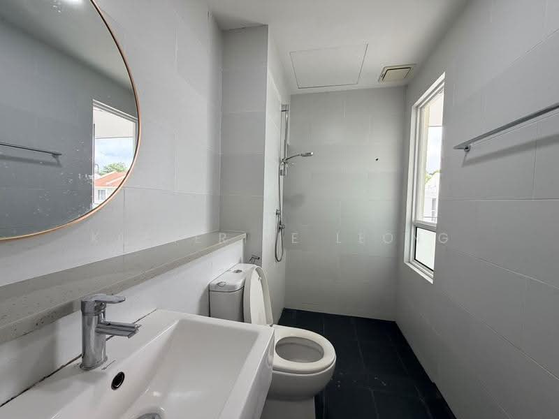 Rumah Teres 3-Tingkat untuk Disewa di Rawang (Selangor) - Katherine Leong - Bathroom - PropertyGuru.com.my