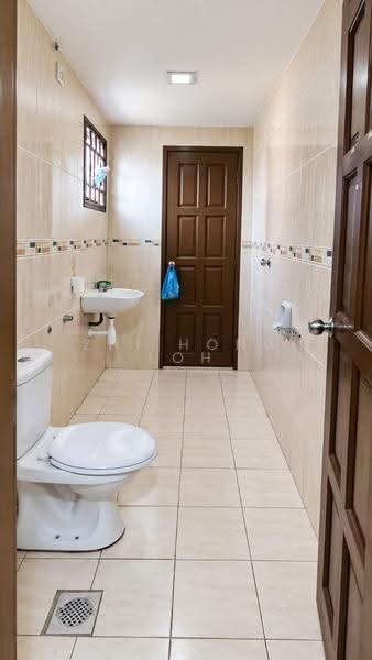 Rumah Berkembar untuk Disewa di Taman Sinaran (Balakong) - Zhi Hong Loh - Bathroom - PropertyGuru.com.my