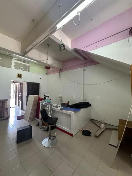 Shop for Rent in Batu Maung (Penang) - Chris Teoh - Interior - PropertyGuru.com.my