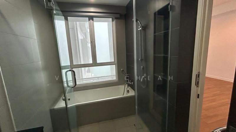 Kondominium untuk Dijual di Bayu Ferringhi Condominiums - Vivien Cheah - Bathroom - PropertyGuru.com.my