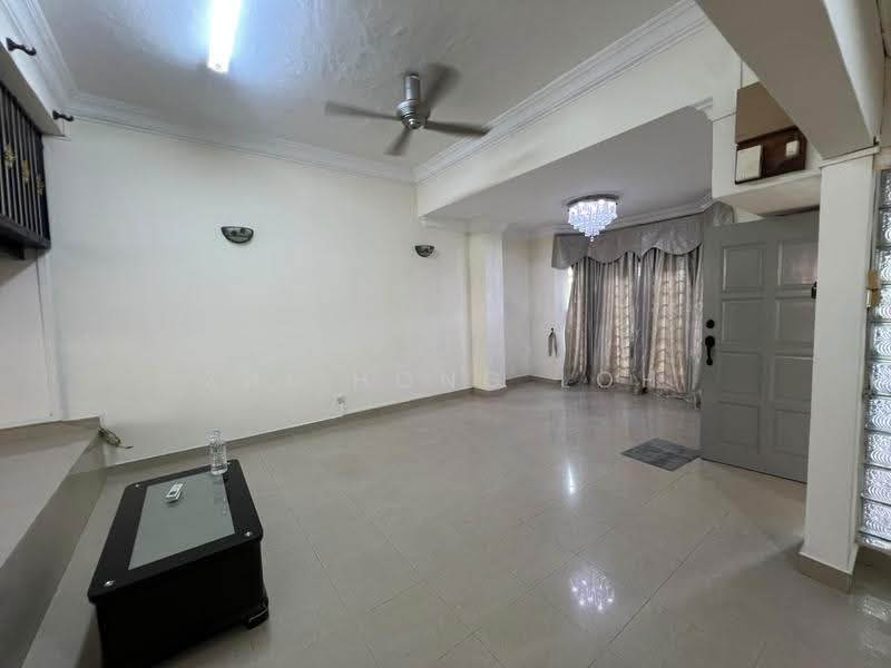 2-storey Terraced House for Rent in Taman Permata (Ulu Kelang) - Zhi Hong Loh - Living Room - PropertyGuru.com.my