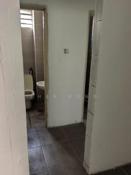 Kedai / Pejabat untuk Disewa di Kawasan Perniagaan Teras Jaya (Butterworth) - Zhen Hong - Bathroom - PropertyGuru.com.my